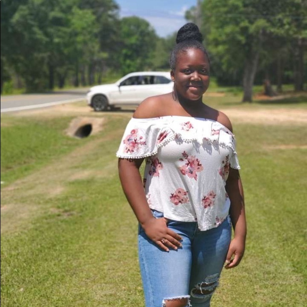 Meet your Posher, Mia